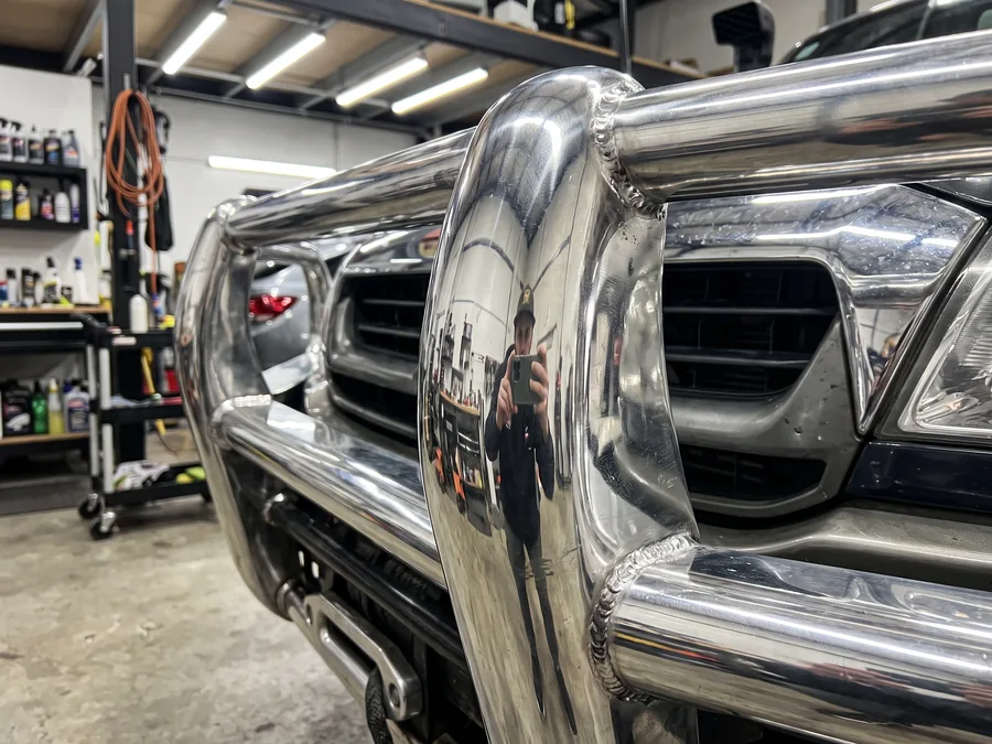 Mirror finish on a polished alloy bull bar